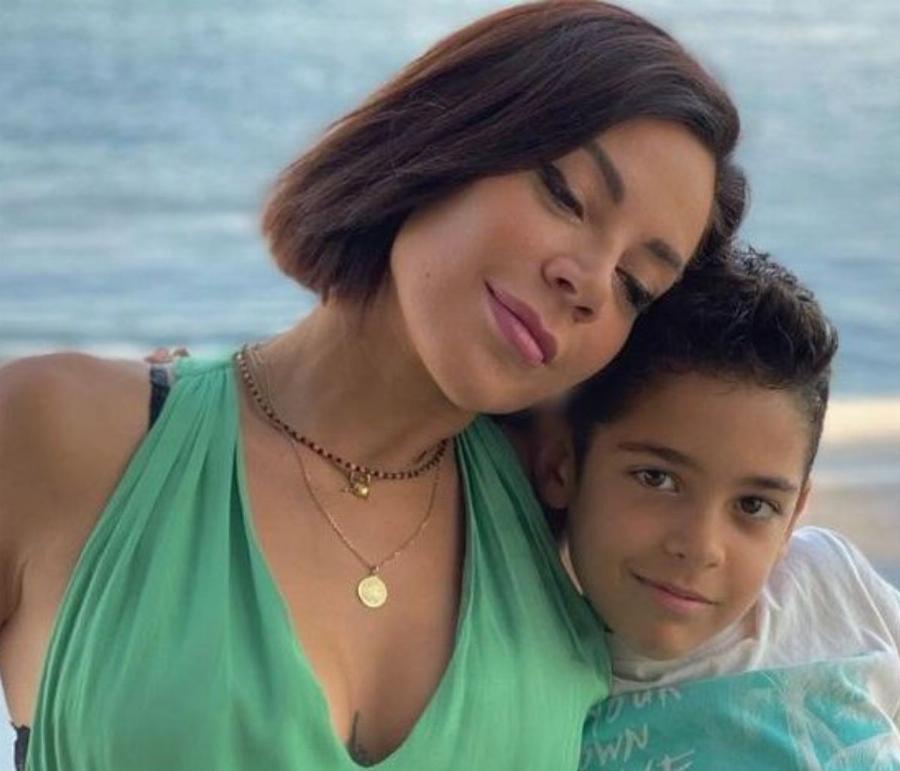 «Είμαστε αρρωστούληδες»: Η Μαριάντα Πιερίδη ποζάρει αγκαλιά με τον γιο της που περνάει δύσκολες ώρες