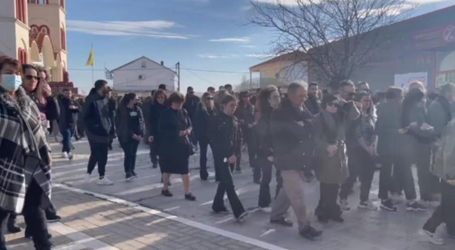 Δάκρυσε και η Παναγία: Θρήνος και οδύνη στην κηδεία της 28χρονης Βίκυς που βρέθηκε μαχαιρωμένη σε γκρεμό