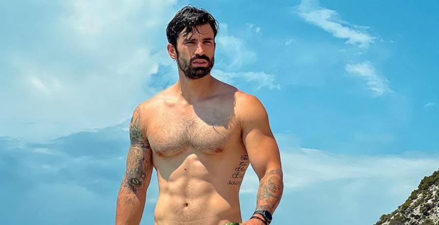 Κούκλα μελαχρινή και σαν μοντέλο: Η σύντροφος του Ηλία Γκότση μοιάζει λες και βγήκε από τις πασαρέλες