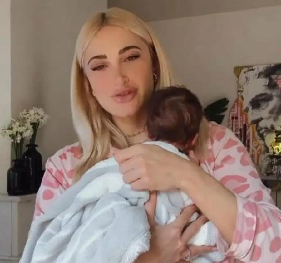 «Λιώνει» ο Δημήτρης Αλεξάνδρου για τον γιο του: Βίντεο με το αγοράκι της Ιωάννας Τούνη