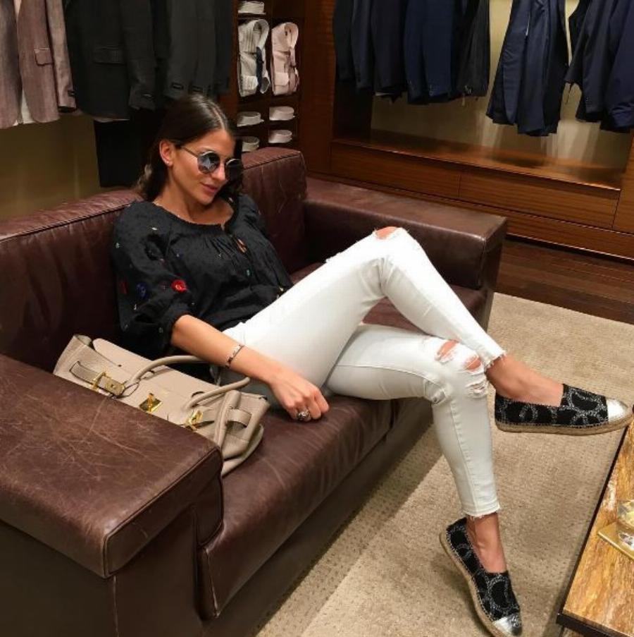 Σαν να βγήκε από ταινία: Το νέο σπίτι του 67χρονου Γιάννη Κούστα & της 30χρονης συζύγου του, πιο ακριβό και από 5αστερο ξενοδοχείο