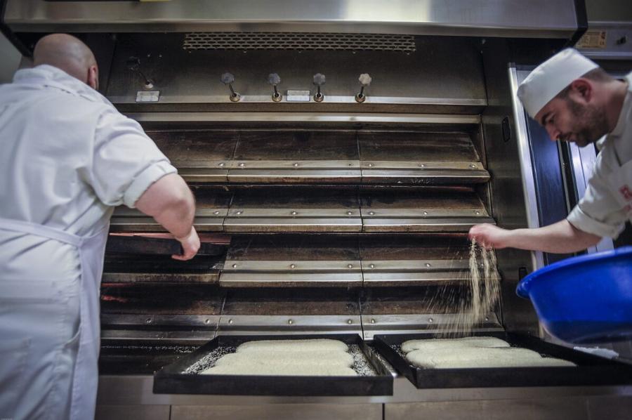 Καθαρά Δευτέρα: «Τσουχτερή» η τιμή της λαγάνας φέτος μέχρι και 5 ευρώ- Ετήσια αύξηση 42%