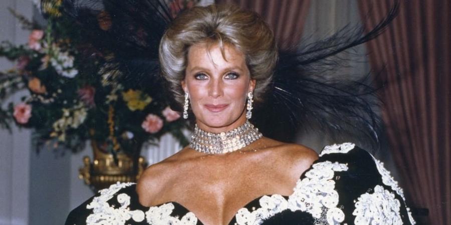 «Κόβει την ανάσα» στα 80 της: Η Λίντα Έβανς από τη «Δυναστεία» βάζει κάτω μέχρι και 20άρες