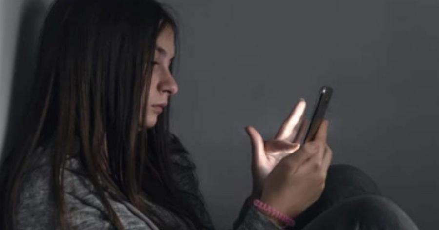 Αληθινή εξομολόγηση: «Με λένε Δέσποινα και με μεγαλώνει μόνη της, η γυναίκα του πατέρα μου»