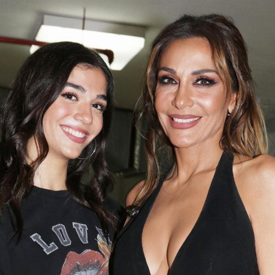 «Ηθελα να πέσω να “πεθάνω”»: Τα λόγια της Έλενας Παπαρίζου για την κόρη της Δέσποινας Βανδή, Μελίνα