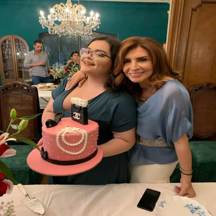 Περήφανη η Μιμή Ντενίση για την κόρη της: «Θέλω να έχει μία ωραία οικογένεια με πολλά παιδιά και να γίνω γιαγιά με πολλά εγγόνια»