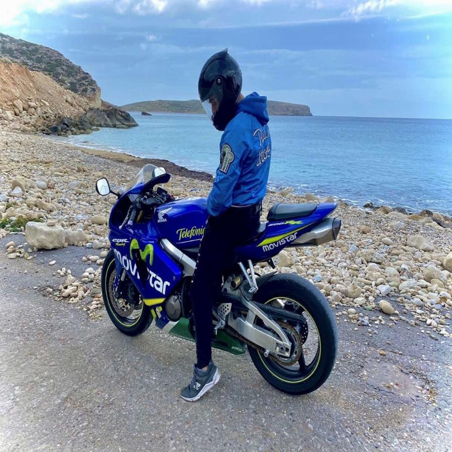 «Βαρύ» το πένθος στη Σητεία: «Έσβησε» στην άσφαλτο ο 33χρονος Μάνος