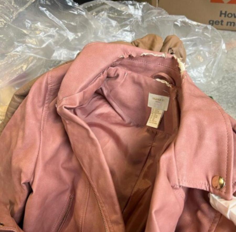 Καμία ντροπή: Στέλνουν βρώμικα και σκισμένα ρούχα, τακούνια, κορσέδες και μακιγιάζ στους σεισμόπληκτους