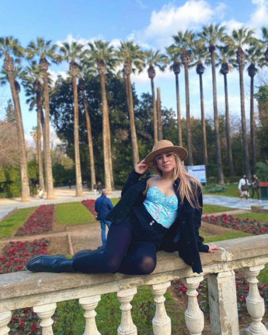 Μοιάζουν σαν δύο σταγόνες νερό: Η 19χρονη κόρη της Πάολα, άλλαξε τελείως τα μαλλιά της και εκτός από φοιτήτρια είναι και Tik Toker