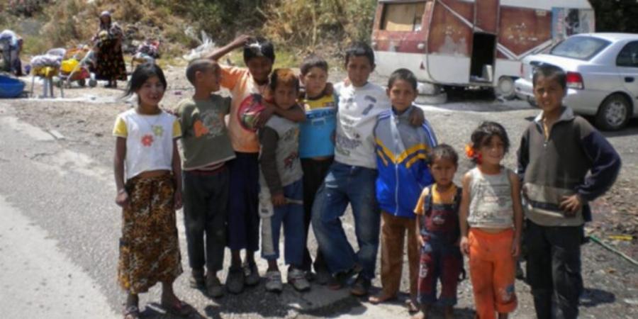 Τσιγγάνα από τη Βέροια έσπασε κάθε στερεότυπο: «Οι γονείς μου ήθελαν να παντρευτώ στα 14, εγώ σπούδασα και άλλαξα τη μοίρα μου»