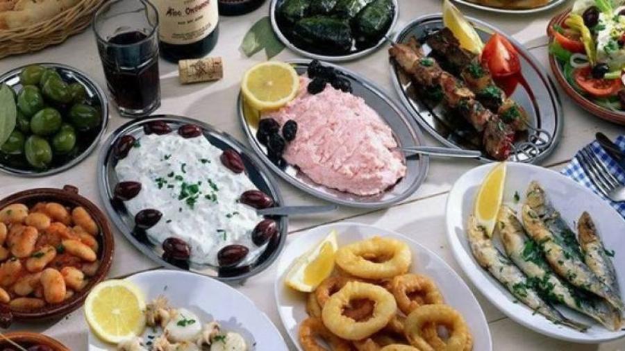 Καθαρά Δευτέρα: Η ονομασία, η ιστορία της λαγάνας, τα έθιμα και ο λόγος που πετάμε χαρταετό