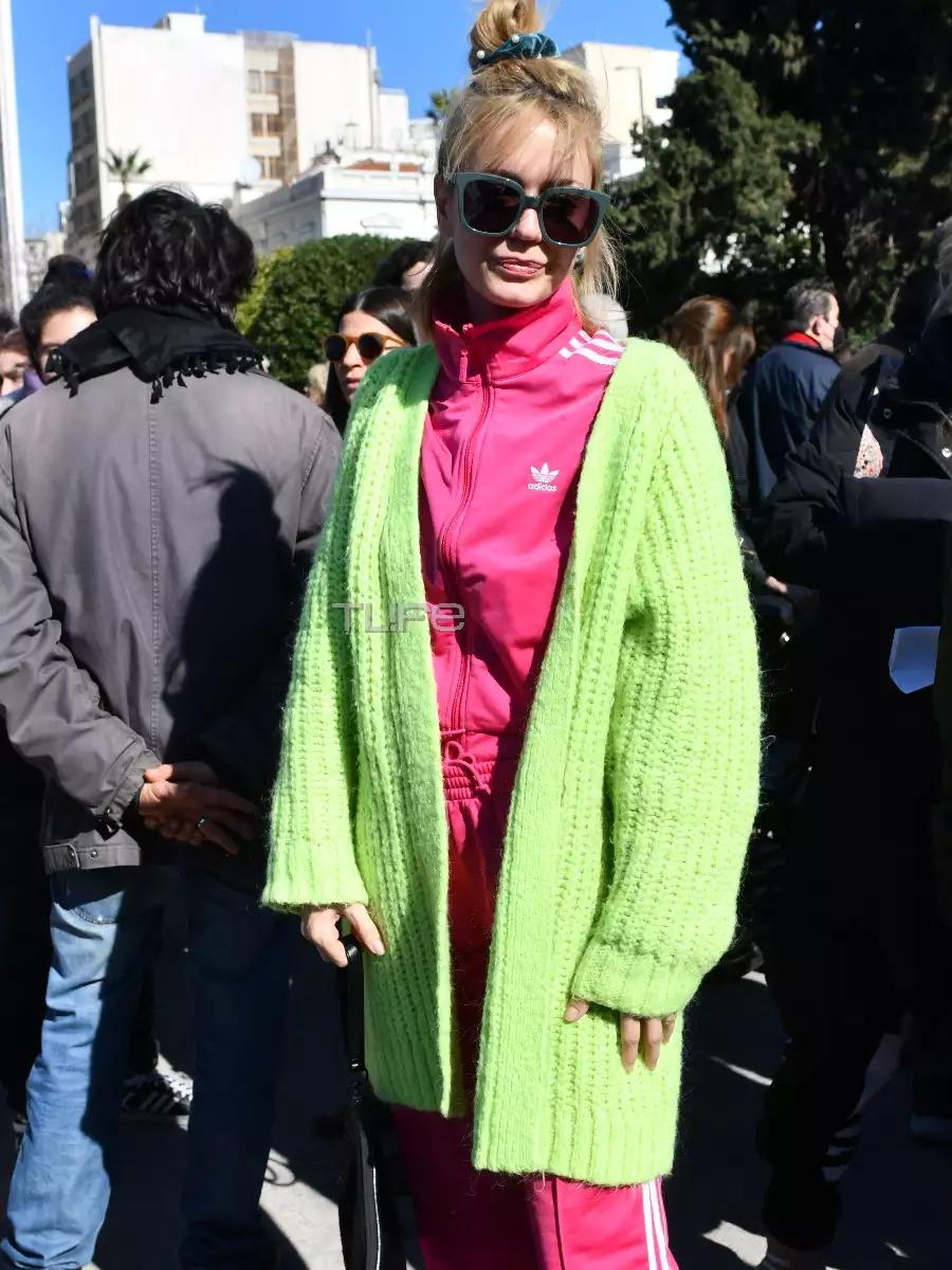 Αναστάτωσε τον γυναικείο πληθυσμό ο Βασίλης Μπισμπίκης: Εικόνες από τη διαμαρτυρία στο Σύνταγμα