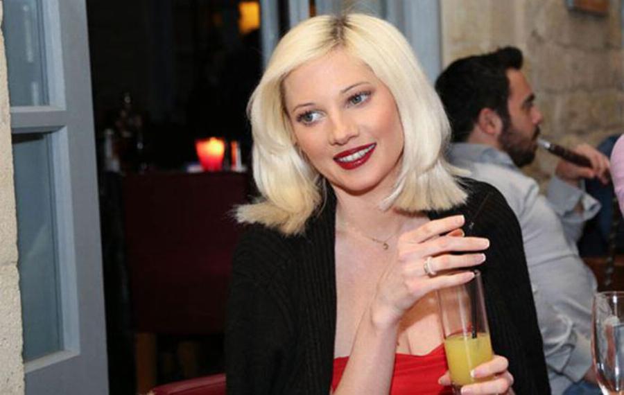 «Σουίτα, $4.000 – Η Paris τα αξίζει»: Οι νέες φωτογραφίες της Τζούλιας Αλεξανδράτου μέσα από το μαιευτήριο