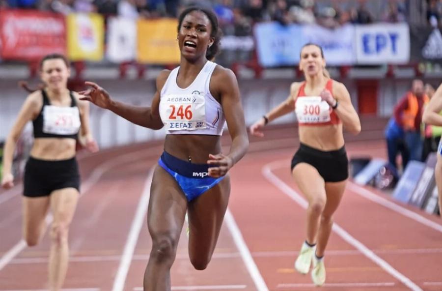 Εντυπωσίασε ολόκληρη την Ελλάδα: Η Bεατρίκη Καλυψώ Ντούγκου «έσπασε» ρεκόρ 34 ετών στον στίβο
