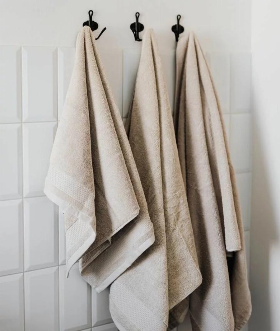 Βλάπτουν σοβαρά την υγεία: 10 πράγματα που κάνουμε καθημερινά και προκαλούν ζημιά στο σπίτι και στον οργανισμό μας