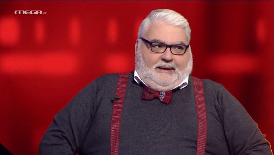 Εντυπωσιάζει ο αδέκαστος επιθεωρητής του «The Chase»: Πολυτάλαντος τηλεπαιχνιδάκιας, αρσιβαρίστας και τενόρος