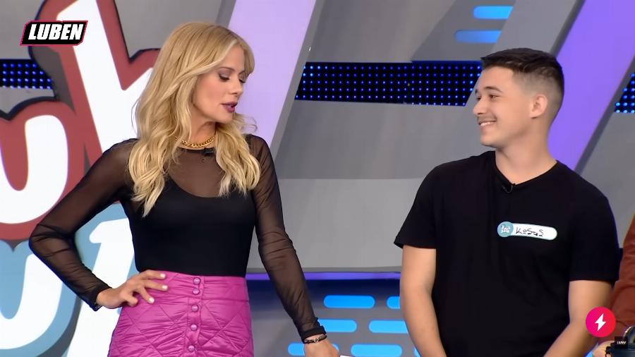 Σκαφάτος και γύπας: Απίστευτος πιτσιρικάς φλέρταρε την Μακρυπούλια on air και την έκανε να ιδρώσει