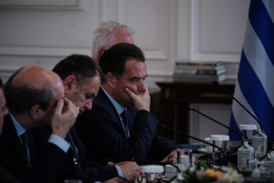 Συντετριμμένος ο Άδωνις Γεωργιάδης: Βαρύ το κλίμα στο υπουργικό συμβούλιο για τα Τέμπη