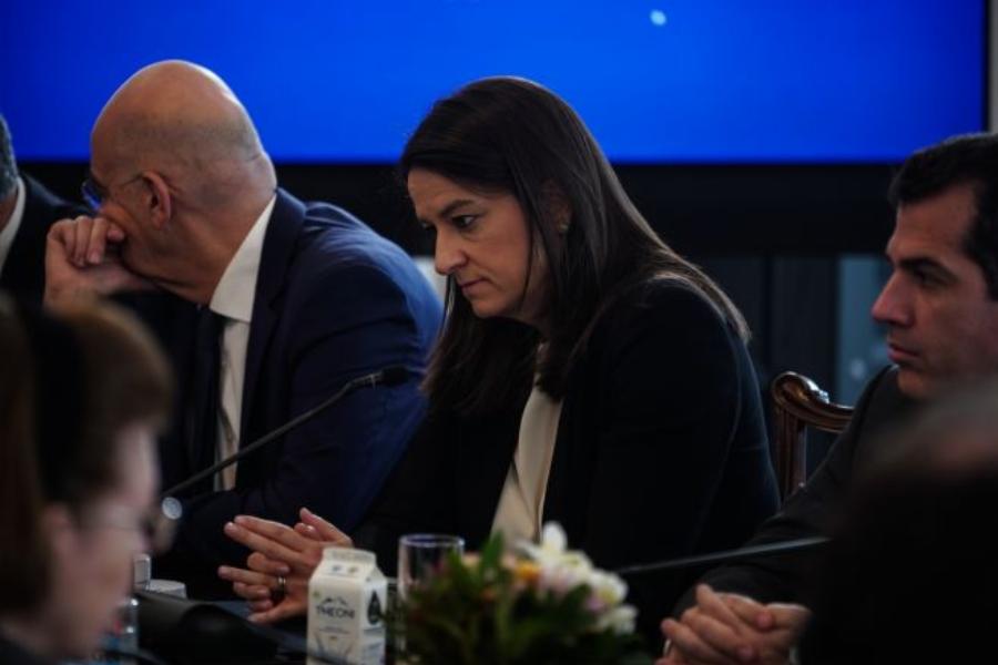 Συντετριμμένος ο Άδωνις Γεωργιάδης: Βαρύ το κλίμα στο υπουργικό συμβούλιο για τα Τέμπη