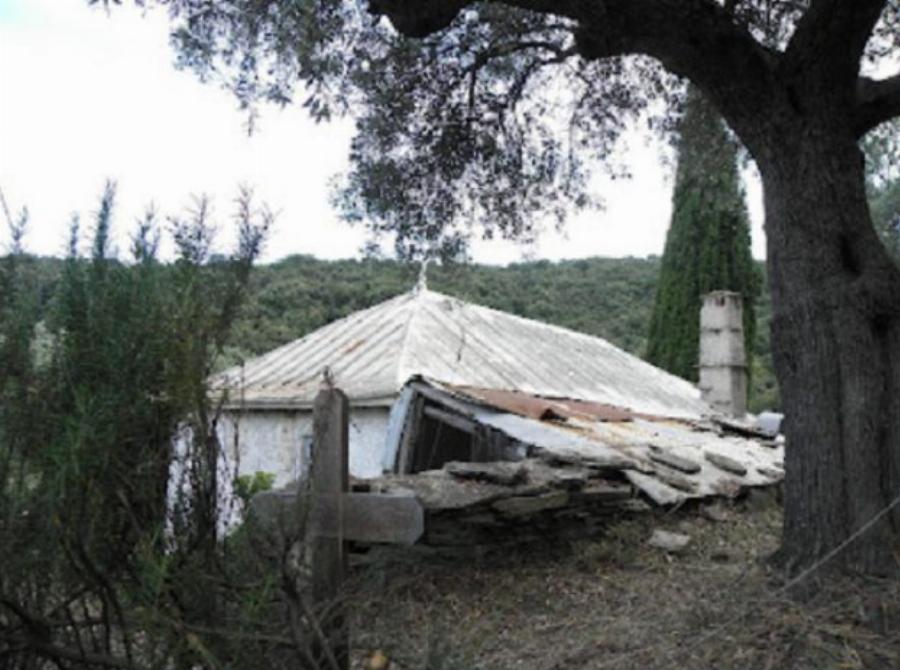 Μικρό, φτωχικό και πλούσιο από τη Θεία Χάρη: Αυτό είναι το κελί του Αγίου Παϊσίου στον Τίμιο Σταυρό