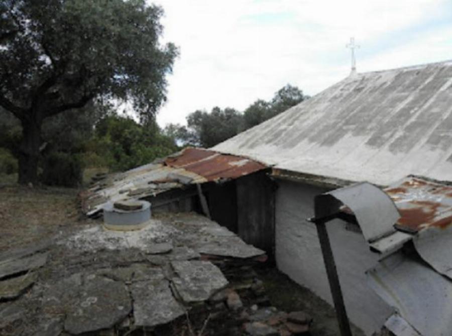 Μικρό, φτωχικό και πλούσιο από τη Θεία Χάρη: Αυτό είναι το κελί του Αγίου Παϊσίου στον Τίμιο Σταυρό