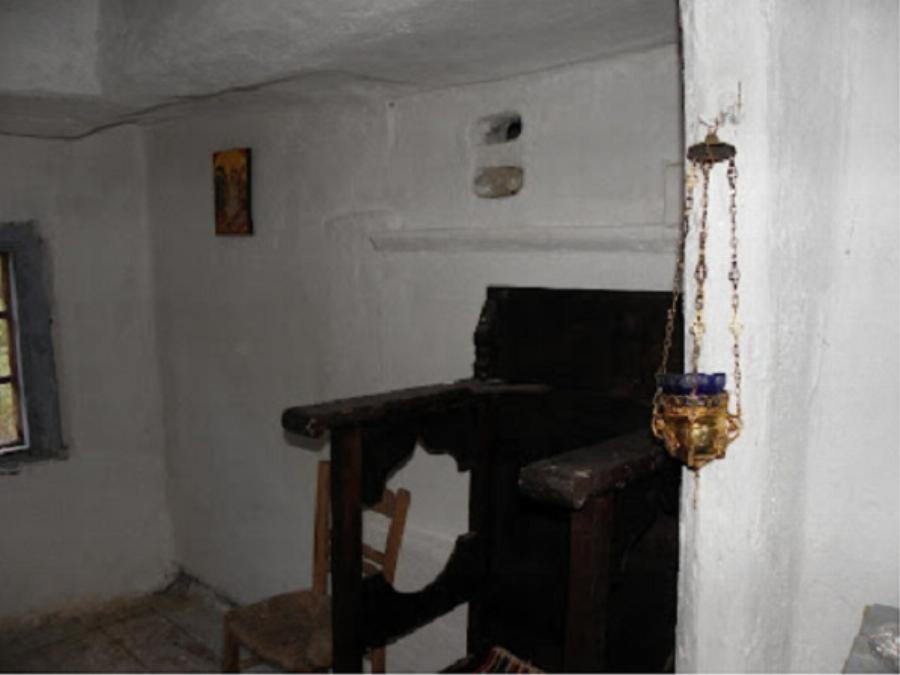 Μικρό, φτωχικό και πλούσιο από τη Θεία Χάρη: Αυτό είναι το κελί του Αγίου Παϊσίου στον Τίμιο Σταυρό