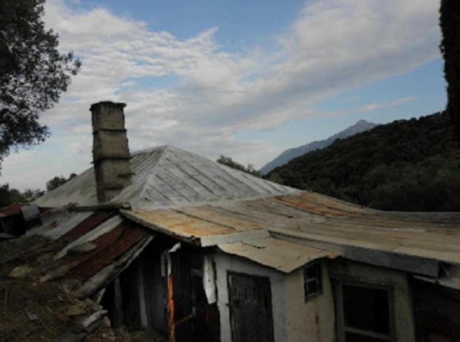 Μικρό, φτωχικό και πλούσιο από τη Θεία Χάρη: Αυτό είναι το κελί του Αγίου Παϊσίου στον Τίμιο Σταυρό