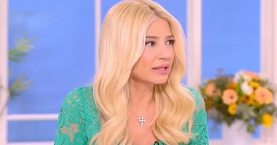 «Δεν έχω την άδεια να το μεταφέρω, αλλά θα το κάνω…»: Η αποκάλυψη της Φαίης Σκορδά για την Έλενα Παπαρίζου
