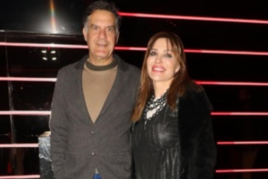 Ψήλος και γοητευτικός: Αυτός είναι ο σύζυγός της Βίκυς Χατζηβασιλείου με τον οποίο είναι παντρεμένη 32 χρόνια