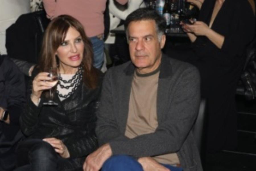 Ψήλος και γοητευτικός: Αυτός είναι ο σύζυγός της Βίκυς Χατζηβασιλείου με τον οποίο είναι παντρεμένη 32 χρόνια