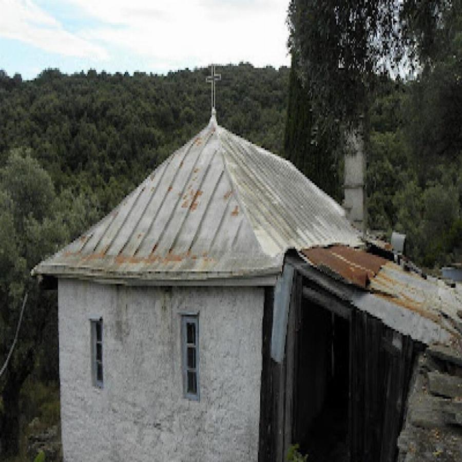 Εξομολόγηση πιστού: «Το εκκλησάκι φωτίστηκε – Η Παναγία ήρθε να μας χαιρετήσει»