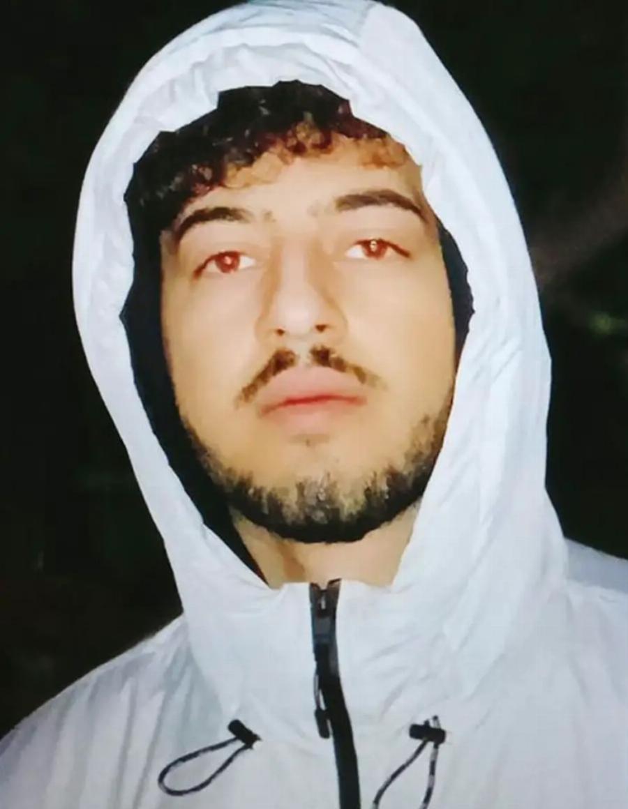 Βαρύ πένθος στα Μέγαρα: Ανείπωτη θλίψη στην κηδεία του 18χρονου Αντώνη – Με λευκά μπαλόνια οι συμμαθητές του