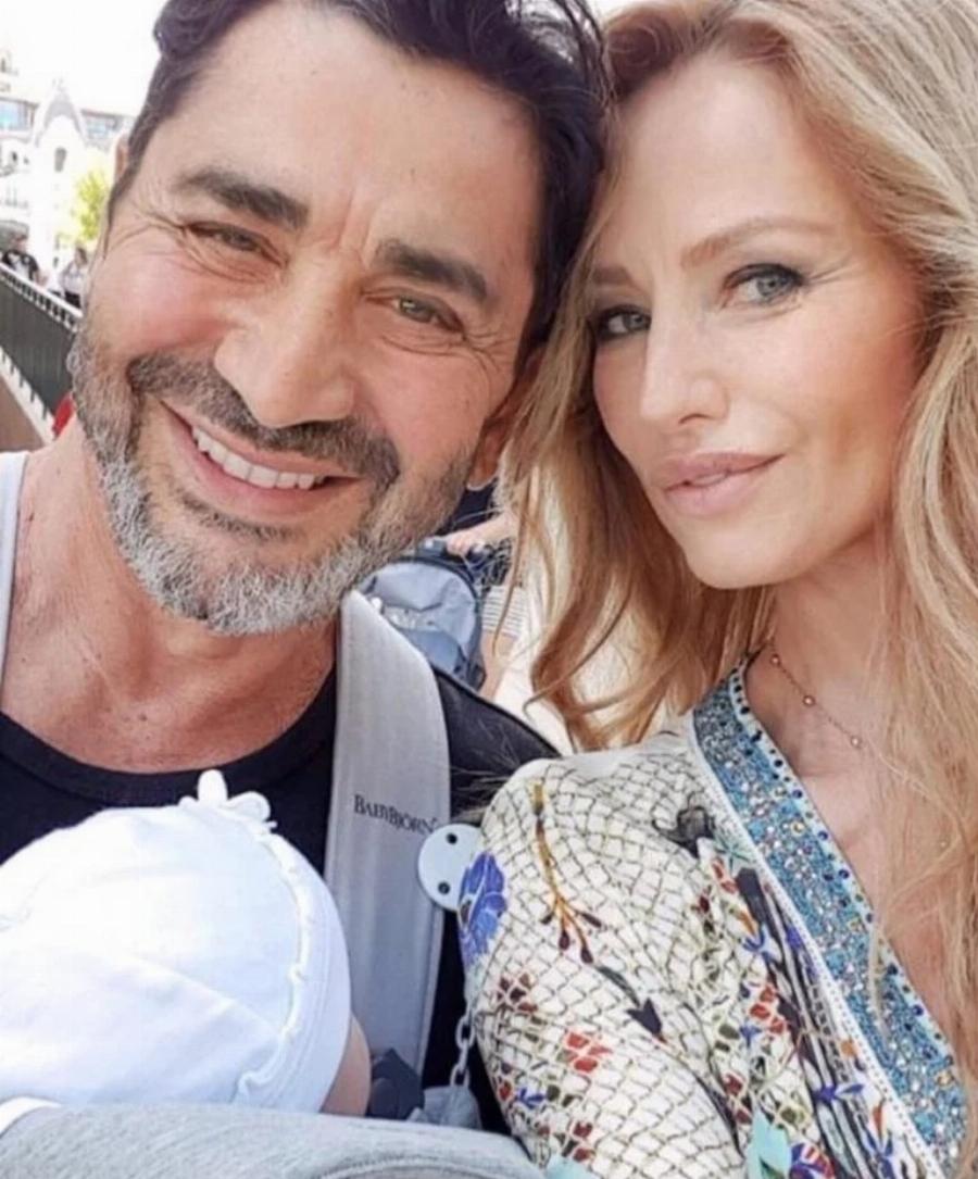 Στα 50 της είναι πιο όμορφη από ποτέ: Η Αντριάνα Σκλεναρίκοβα δεν έχει κάνει ούτε μία πλαστική και βάζει κάτω και τις 20αρες