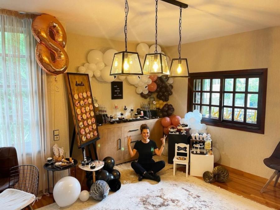 Σαν ελβετικό σαλέ με φυτά και τζάκι: Αυτό είναι το σπίτι-παλάτι της Βάσως Λασκαράκη και του Λευτέρη Σουλτάτου