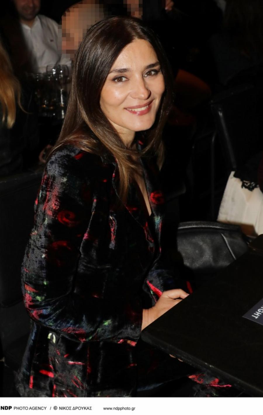 Αντί να κοιτάνε την Καίτη Γαρμπή, κοιτούσαν εκείνη: Η Μαρία Ναυπλιώτου βρέθηκε στα μπουζούκια και αποθεώθηκε