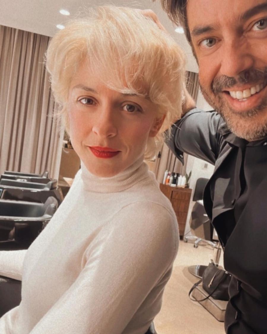 Άλλος άνθρωπος η Γιούλικα Σκαφιδά: Μοιάζει με την Έλενα Χριστοπούλου και έκανε το μαλλί της αγορέ και κάτασπρο