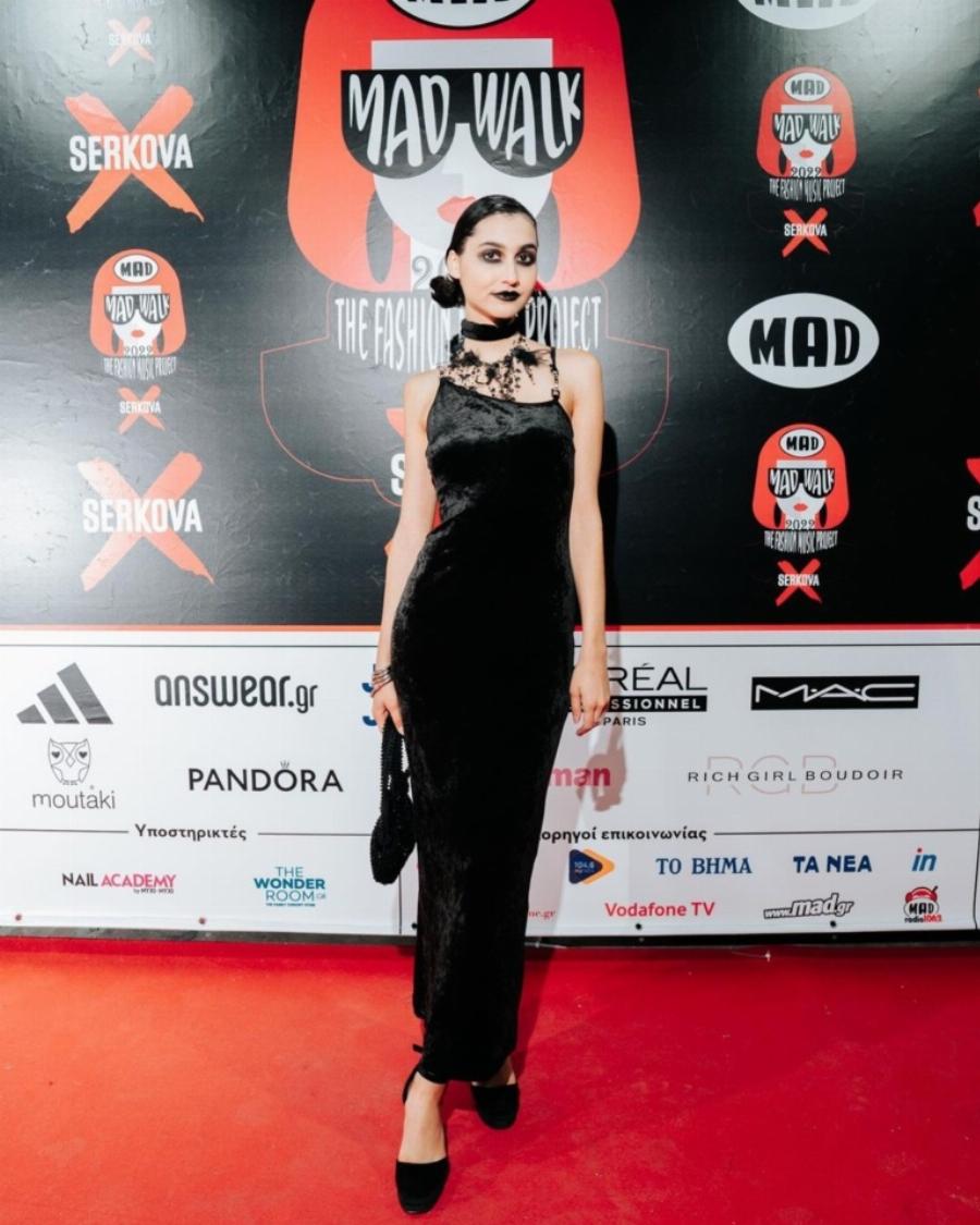 Έβγαλε το γυαλί και άλλαξε κούρεμα: Την Ελευθερία του GNTM δεν θα την αναγνώριζε σήμερα ούτε η Καγιά