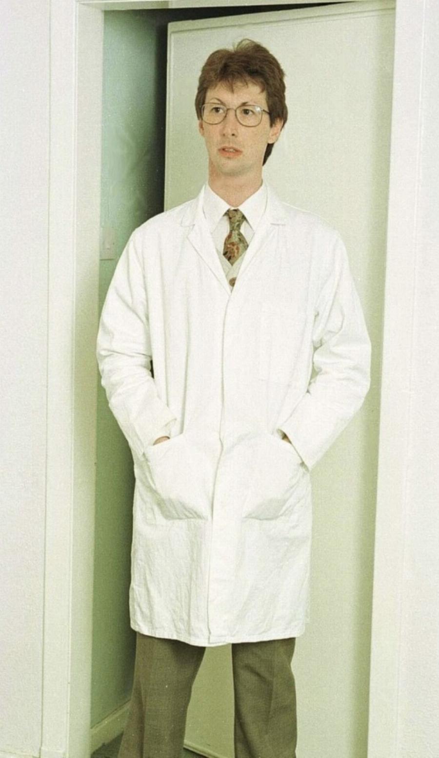 Δεν τον κατάλαβε κανείς: Αυτή είναι η ιστορία 30χρονου που παρίστανε τον μαθητή λυκείου, πέρασε στην Ιατρική και τον αποκάλυψε ο γείτονας