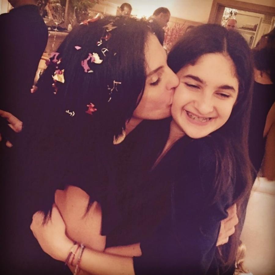 Κληρονόμησε την ομορφιά της μητέρας του: Ο γιος της Ελίνας Ακριτίδου στα 17 του είναι ήδη ένας κούκλος