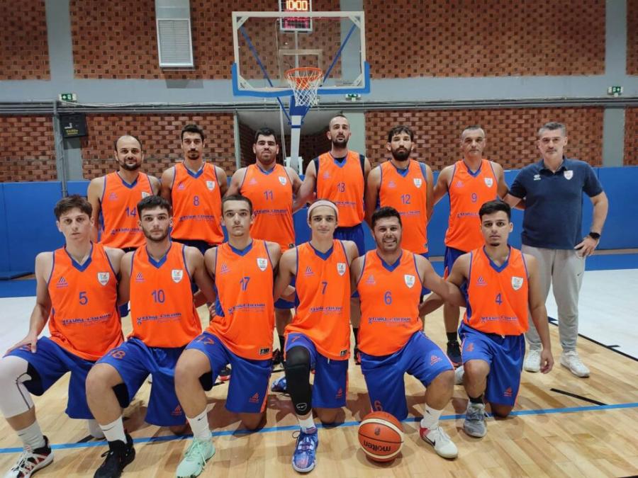 Δεν το πίστευαν οι συμπαίκτες του: Πέθανε ξαφνικά ο 42χρονος Τάσος μετά από αγώνα μπάσκετ – Άφησε πίσω του δύο παιδιά