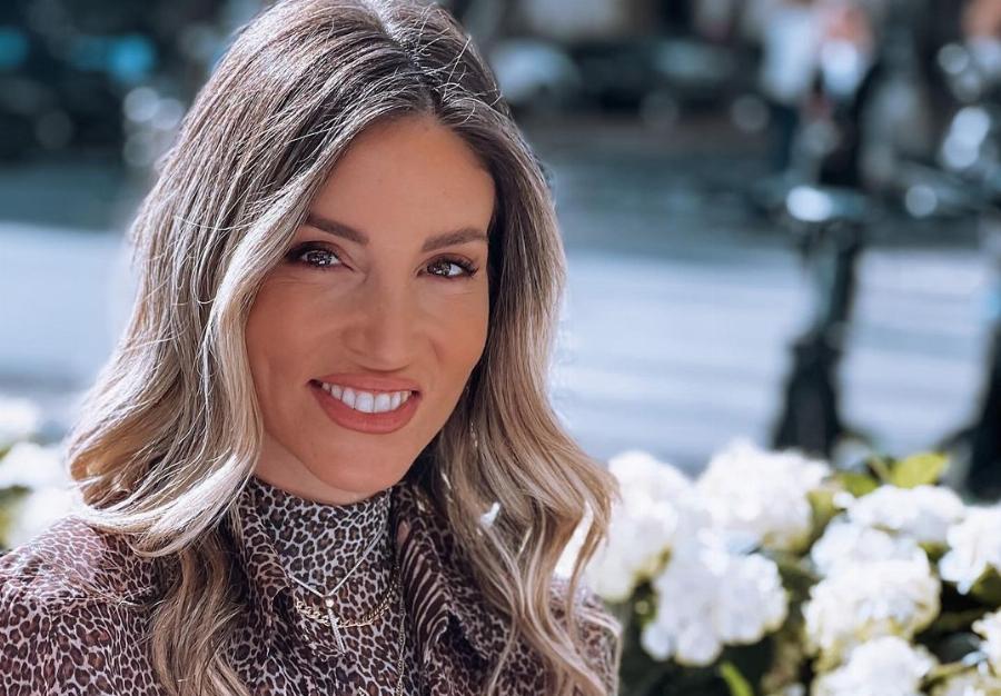 Στιγμές αγωνίας για την Αθηνά Οικονομάκου: Ανακοίνωσε τα δυσάρεστα με μια φωτογραφία που τους άφησε όλους άφωνους