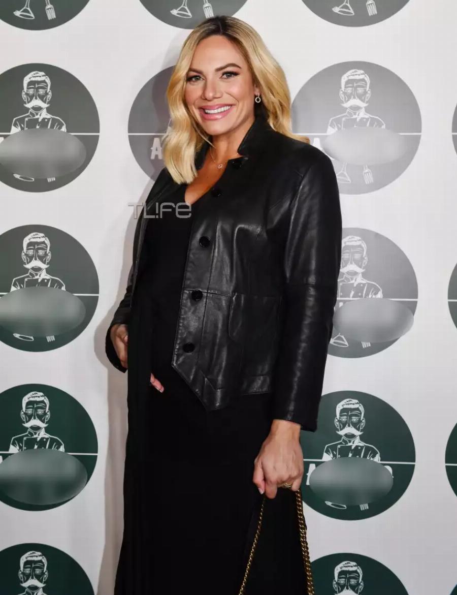 Παραμένει εντυπωσιακή και με τέλειες αναλογίες: Η ετοιμόγεννη Ιωάννα Μαλέσκου δεν έχει πάρει γραμμάριο στον 9ο μήνα εγκυμοσύνης της