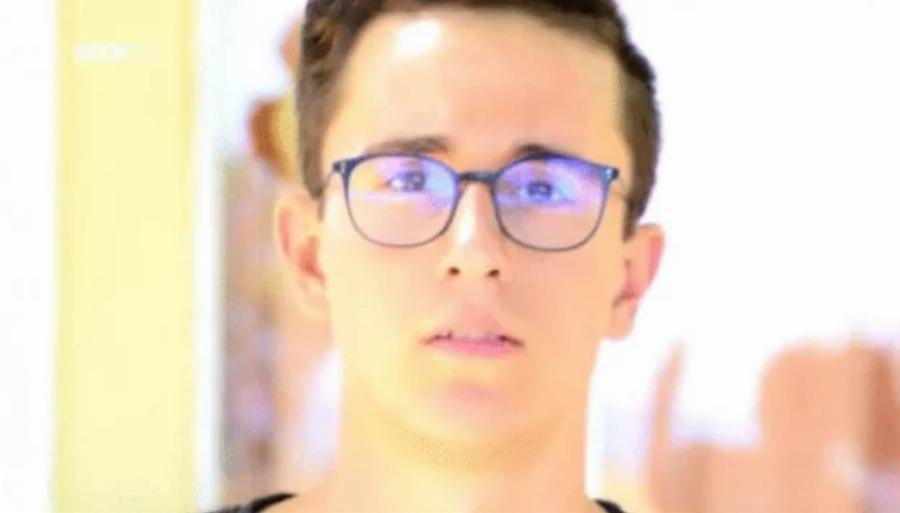 Ρίγη συγκίνησης στην Βέροια: Ο Γιάννης κέρδισε τη μάχη για τη ζωή του και περήφανος έκανε παρέλαση με το αμαξίδιο του