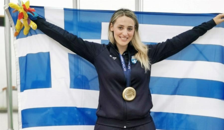 Χίλια μπράβο: Στο υψηλότερο βάθρο της Ευρώπης ξανά η Άννα Κορακάκη – «Χρυσή» στην σκοποβολή και στις καρδιές μας