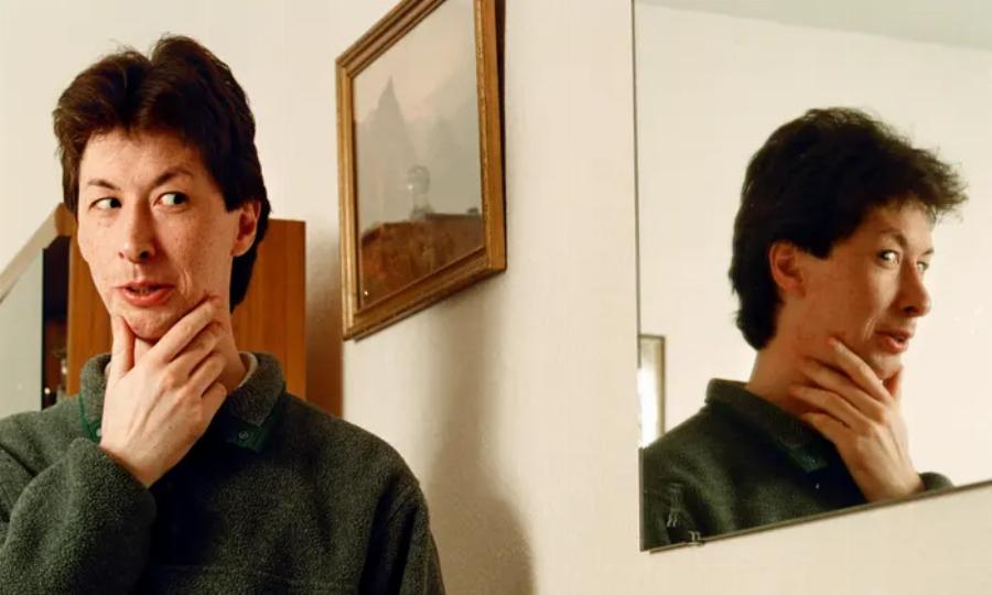 Δεν τον κατάλαβε κανείς: Αυτή είναι η ιστορία 30χρονου που παρίστανε τον μαθητή λυκείου, πέρασε στην Ιατρική και τον αποκάλυψε ο γείτονας