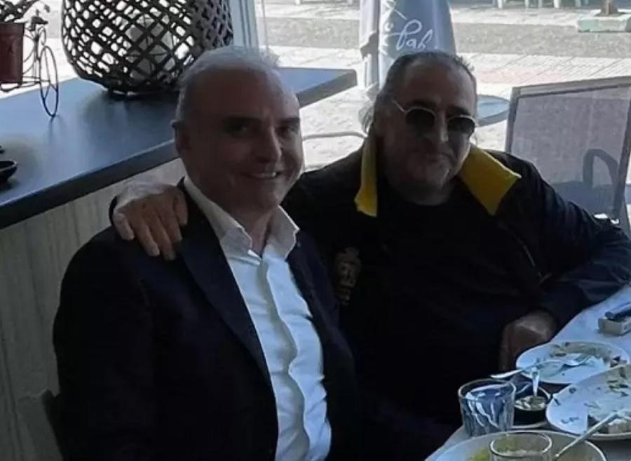 «Βόμβα» από τον Βασίλη Καρρά: Πολιτεύεται ο τραγουδιστής, κατεβαίνει στις εκλογές με υποψηφιότητα στη Θεσσαλονίκη