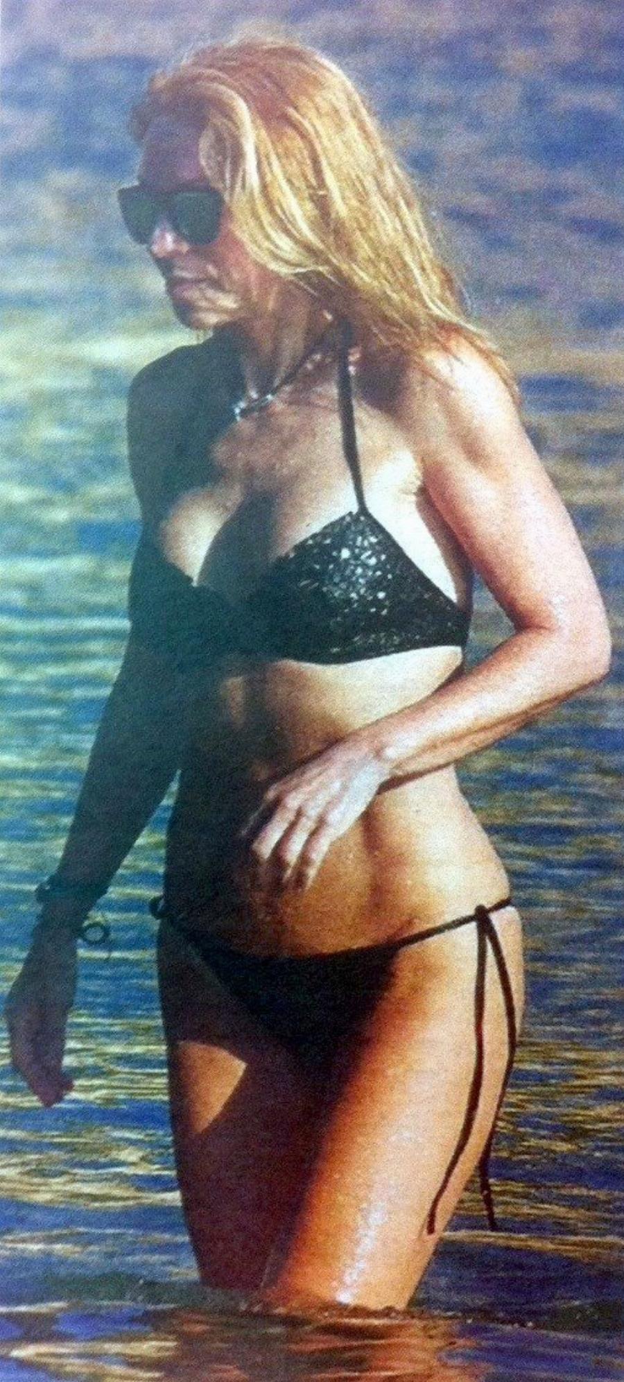 69 ετών με κορμί 25ρας: Η απίθανη δίαιτα της Έλλης Στάη που της χαρίζει άψογη σιλουέτα και εντυπωσιακές αναλογίες