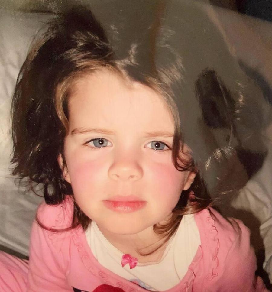 Σαν δύο σταγόνες νερό: Η Βαλέρια Λάτσιου έγινε 15 χρονών, είναι μία καλλονή και ο κλώνος της μητέρας της