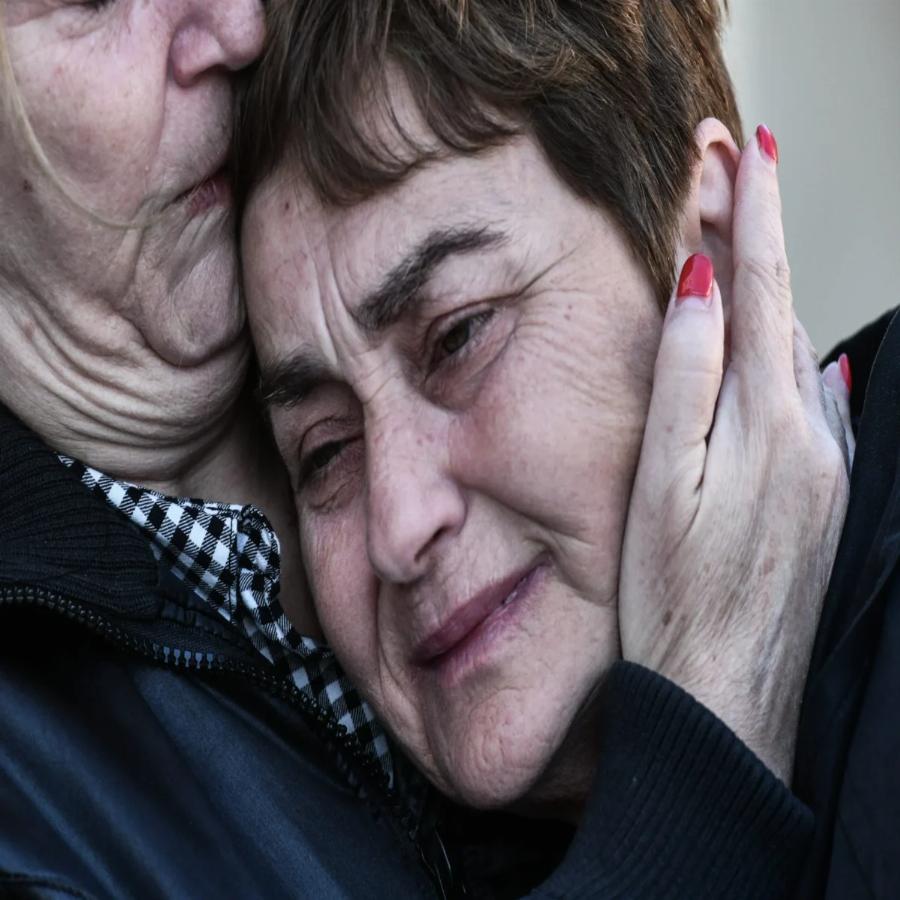 Η κυρία Κούλα φώναξε όσα δεν τόλμησε κανείς: Όλο το διαδίκτυο χειροκροτάει τη μαμά της Ελένης Τοπαλούδη