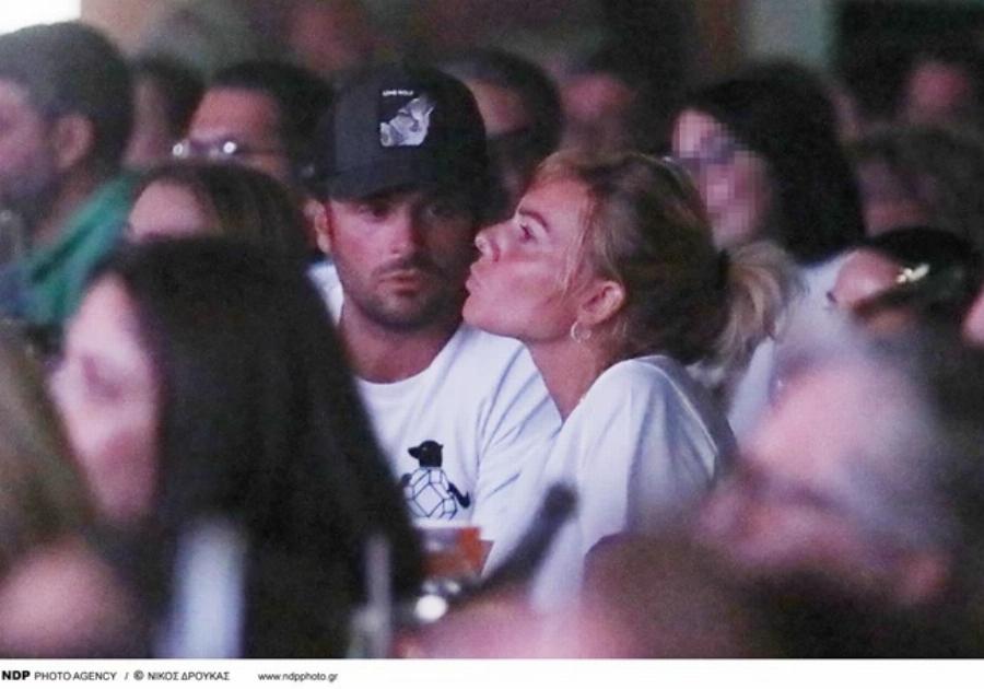 Η απόλυτη ευτυχία για την Ιωάννα Μαλέσκου: Παντρεύτηκε τον Κωνσταντίνο Δανιά στο δημαρχείο της Ραφήνας